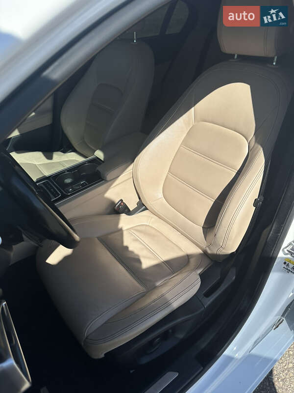 Седан Jaguar XE 2015 в Одессе