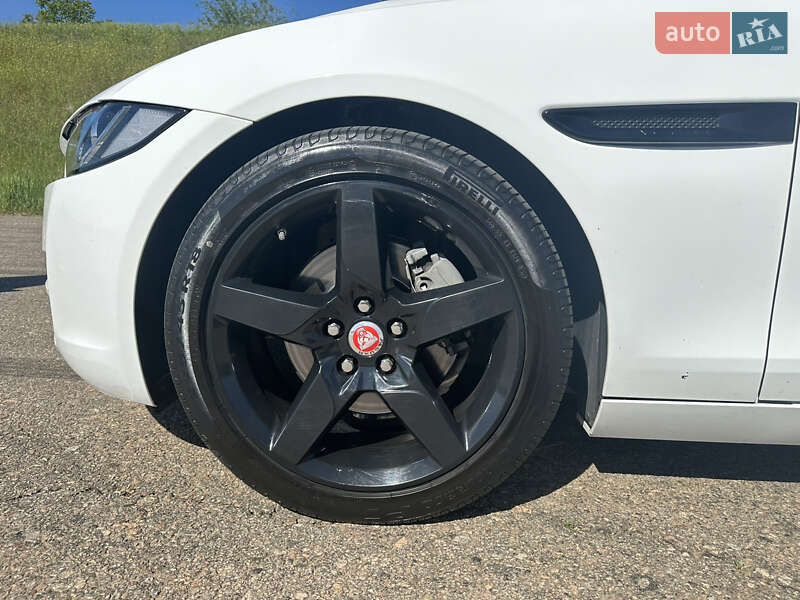 Седан Jaguar XE 2015 в Одессе