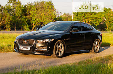 Седан Jaguar XE 2015 в Киеве