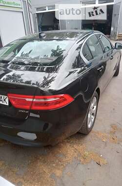 Седан Jaguar XE 2016 в 