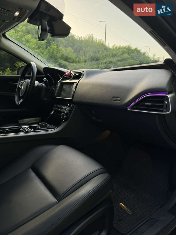 Седан Jaguar XE 2016 в Тернополе фото 13 Седан Jaguar XE 2016 в Тернополе