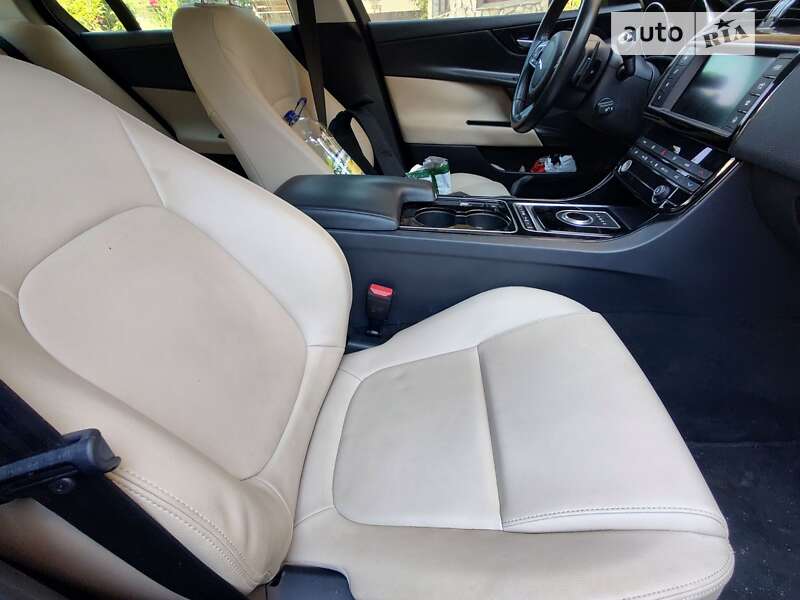 Седан Jaguar XE 2016 в Івано-Франківську фото 20 Седан Jaguar XE 2016 в Івано-Франківську