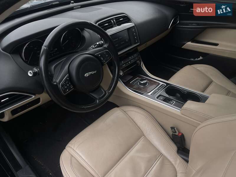 Седан Jaguar XE 2016 в Одессе