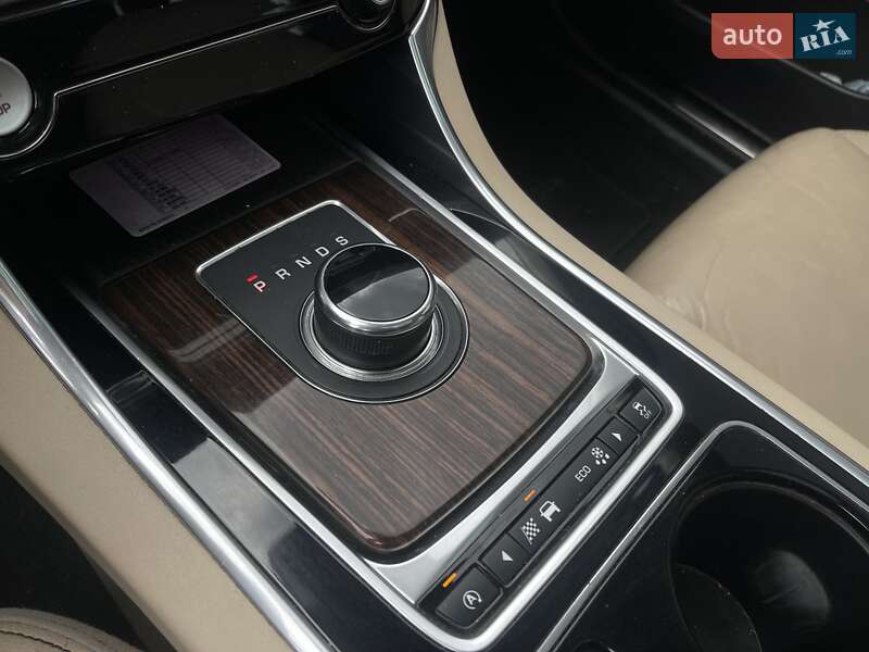 Седан Jaguar XE 2016 в Одессе