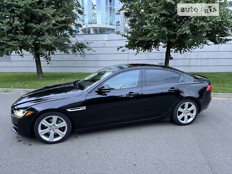 Седан Jaguar XE 2016 в Києві