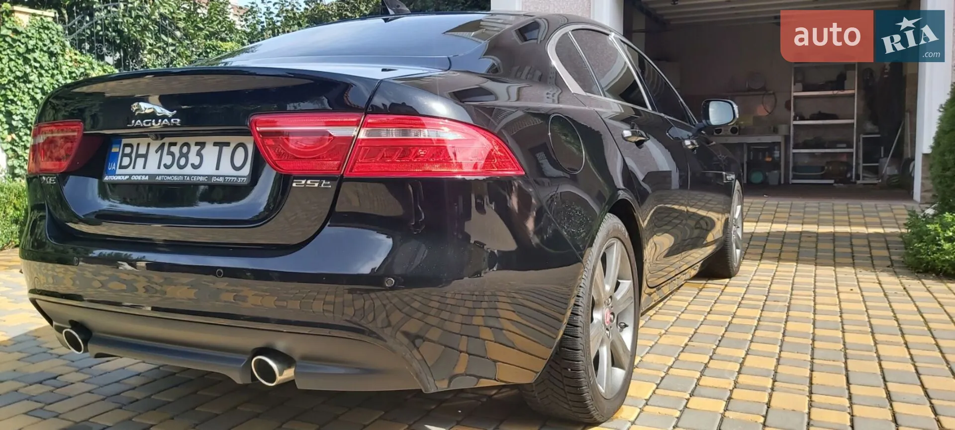 2016 Jaguar XE - мініатюра 3