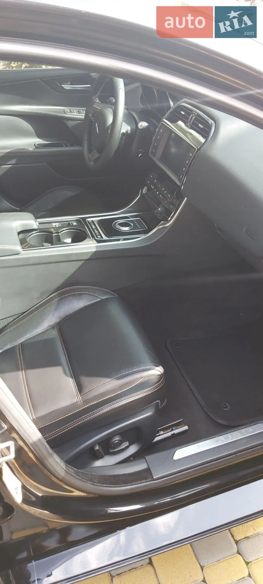 2016 Jaguar XE - мініатюра 13