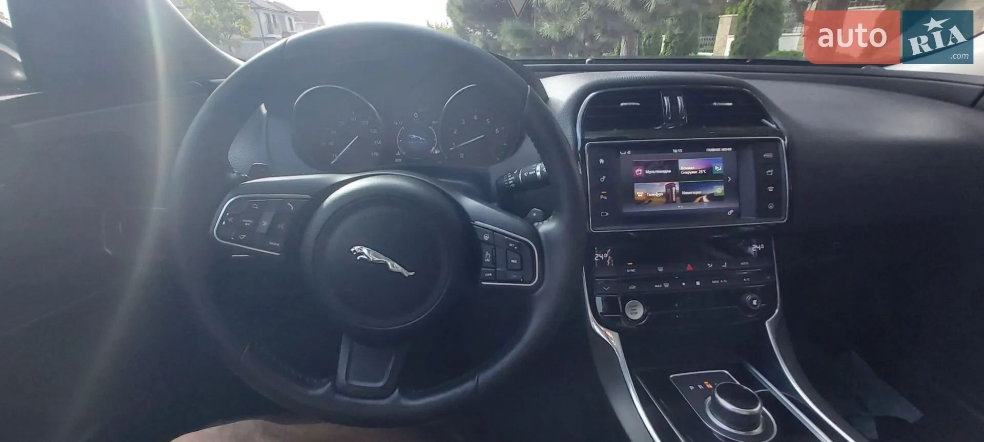 2016 Jaguar XE - мініатюра 21