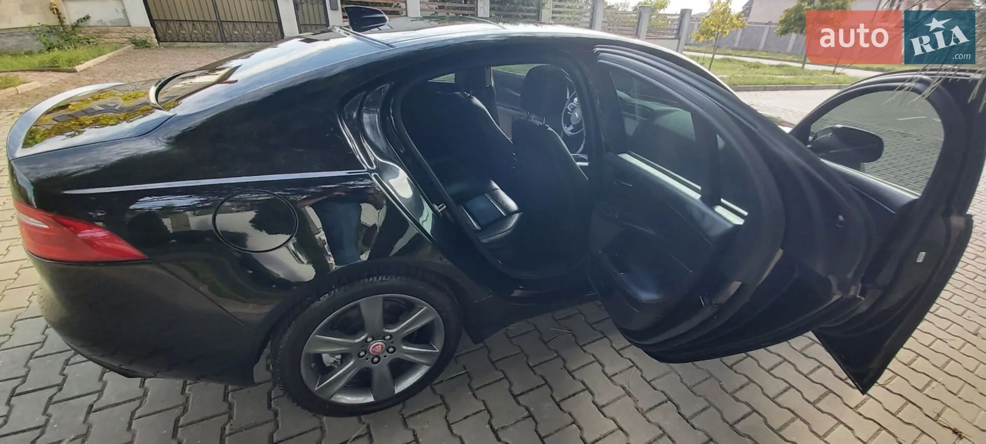 2016 Jaguar XE - мініатюра 26
