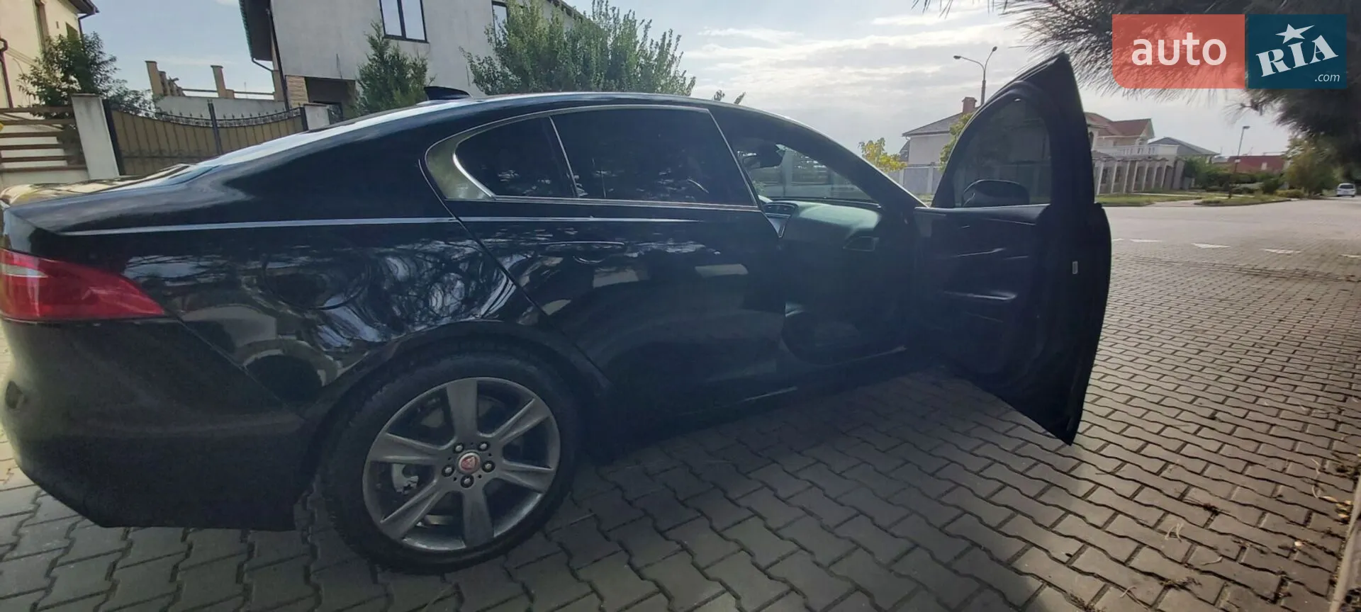 2016 Jaguar XE - мініатюра 28