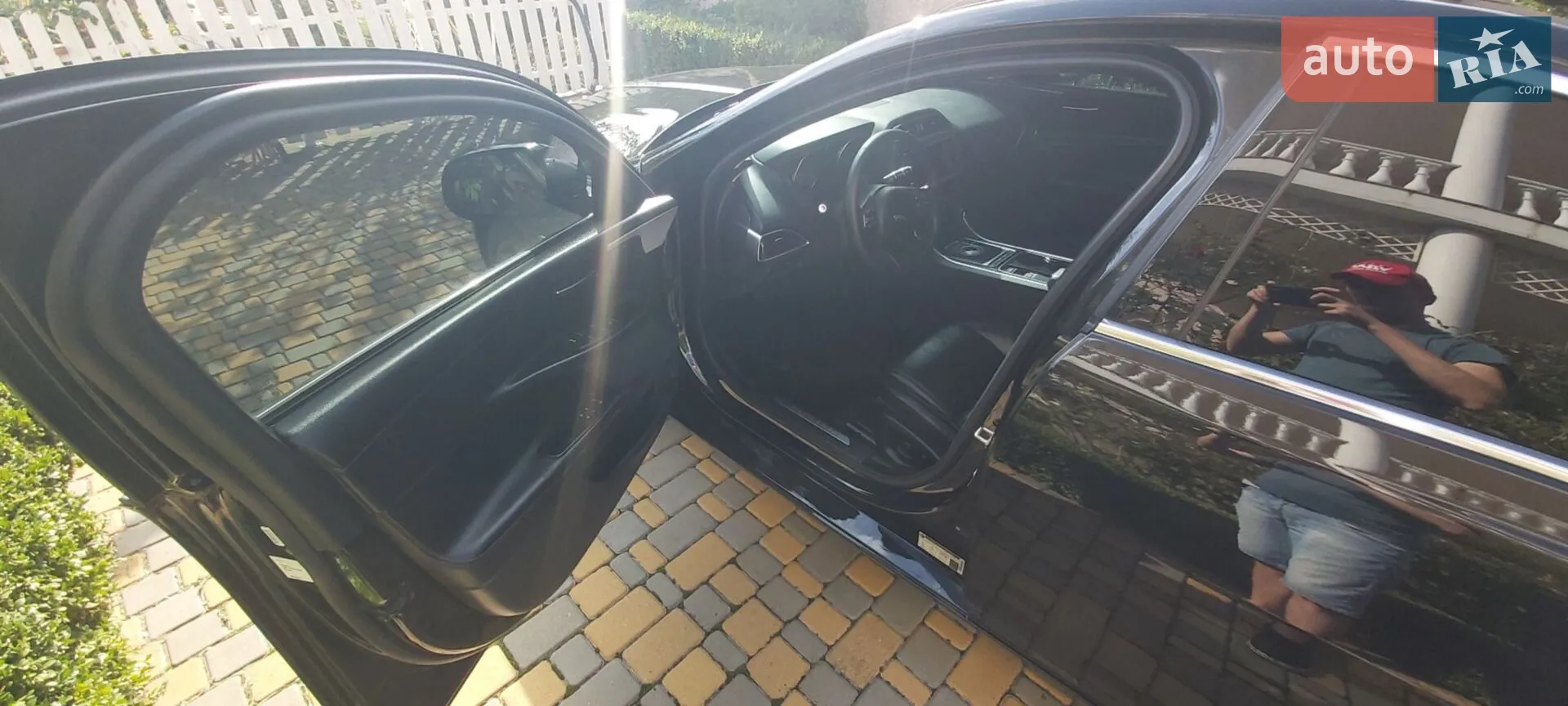 2016 Jaguar XE - мініатюра 32