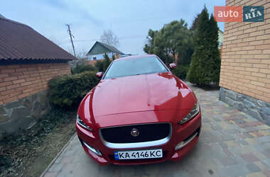 Седан Jaguar XE 2015 в 