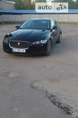 Седан Jaguar XE 2016 в 