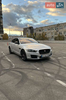 Седан Jaguar XE 2016 в Киеве