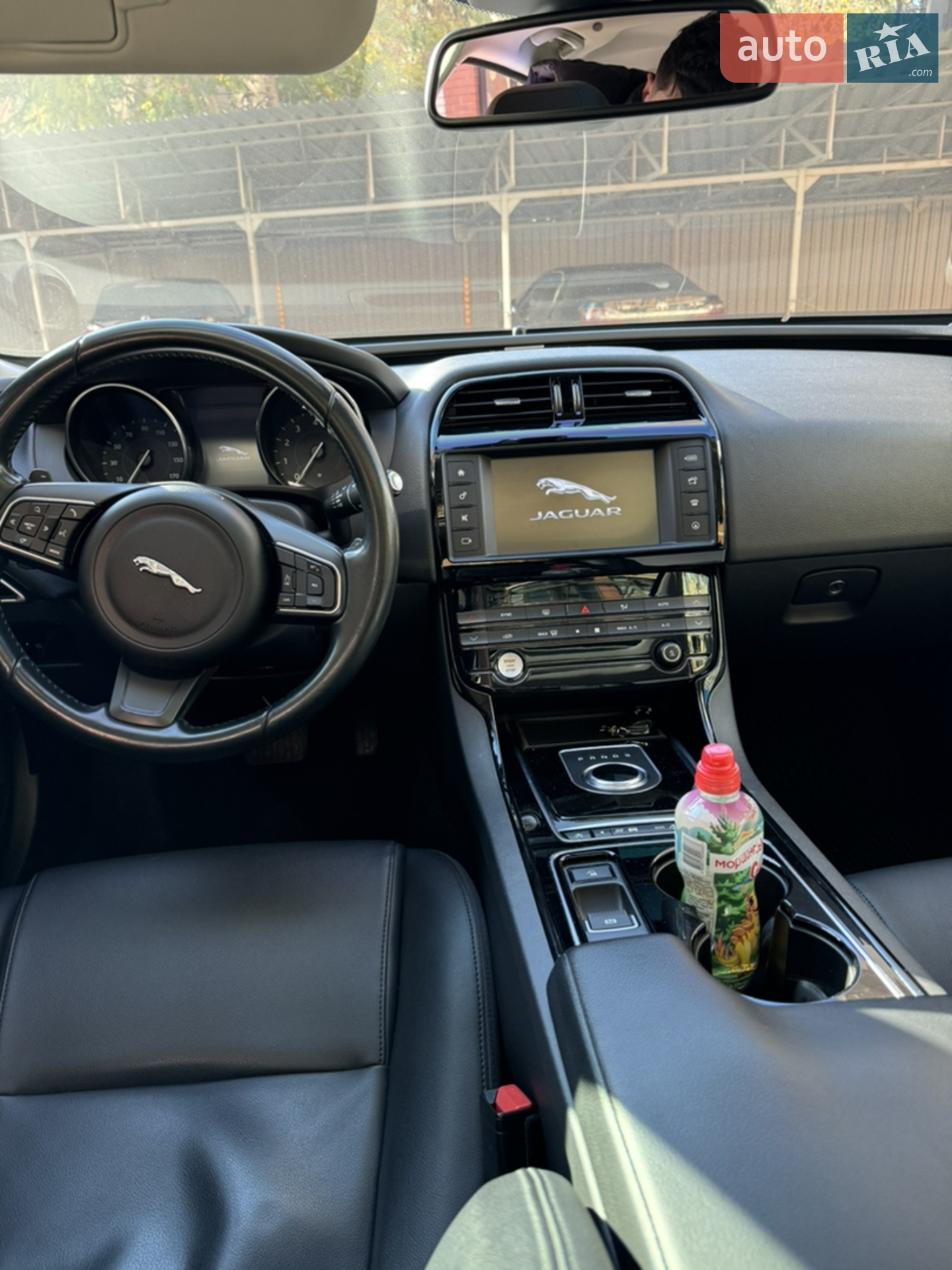 2016 Jaguar XE - мініатюра 3