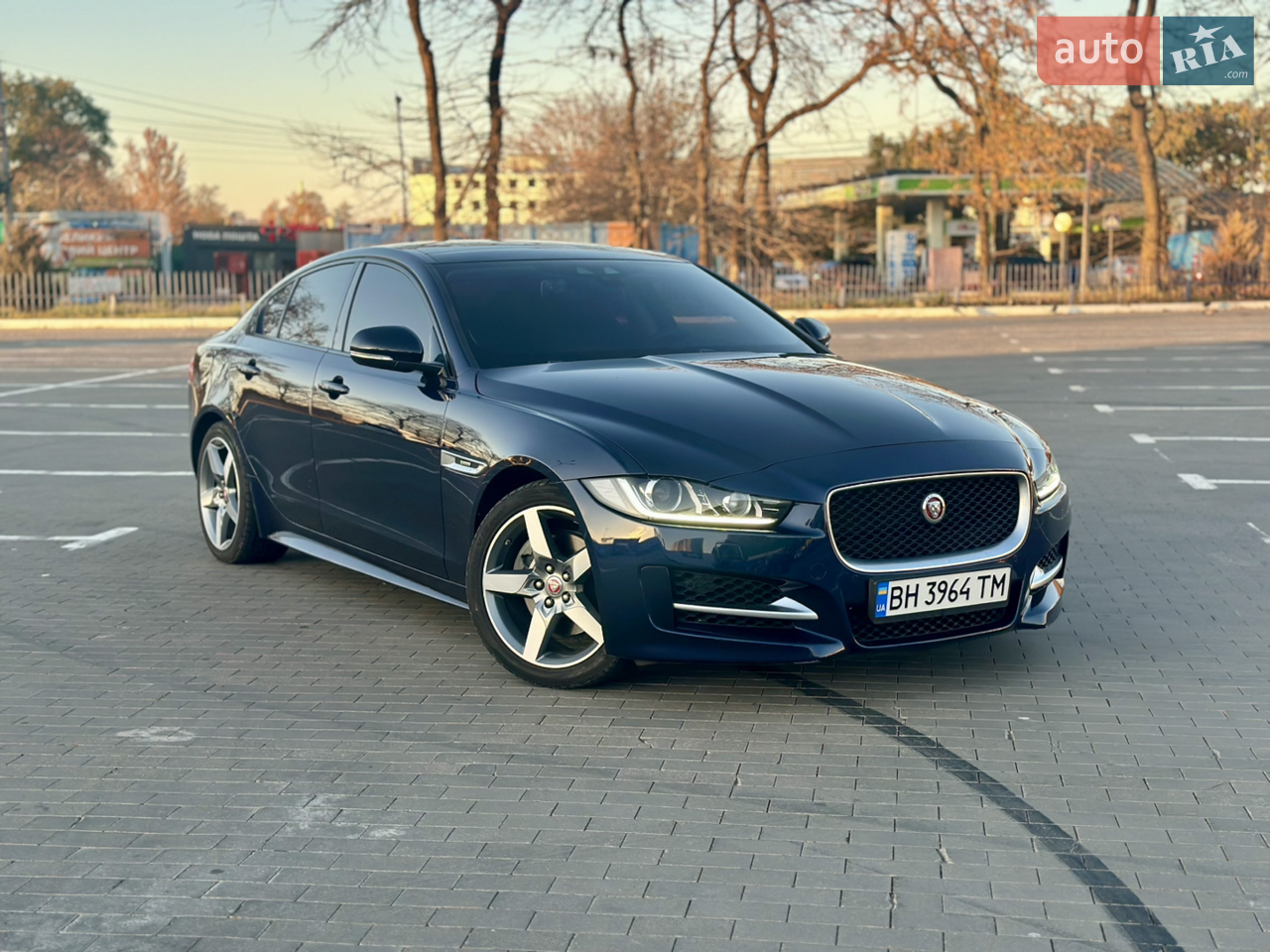 2016 Jaguar XE - мініатюра 9