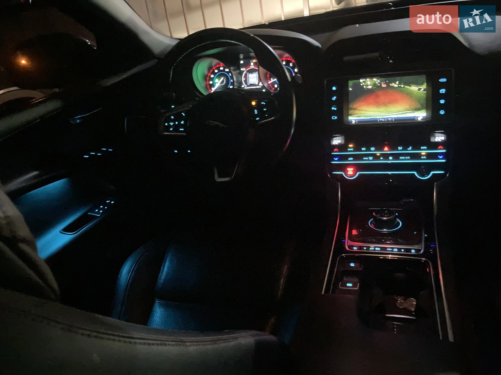2018 Jaguar XE - мініатюра 17