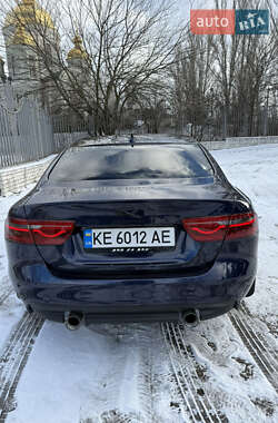 Седан Jaguar XE 2015 в Дніпрі