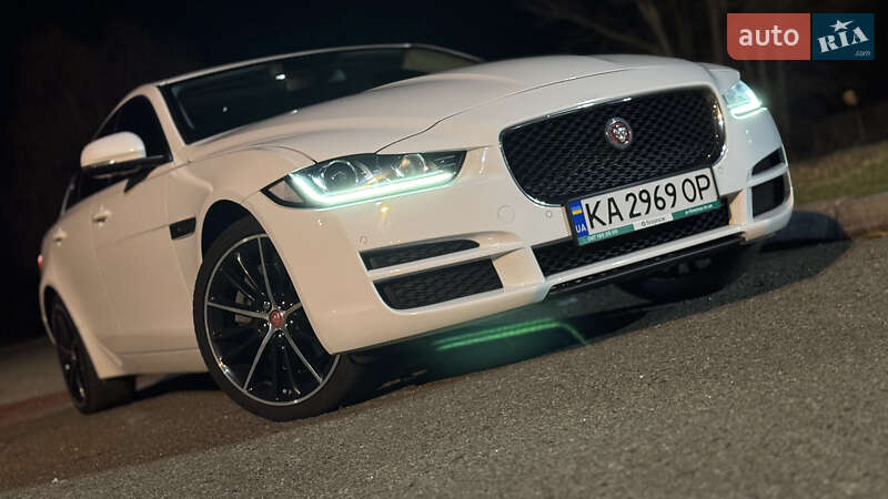 Седан Jaguar XE 2016 в Києві