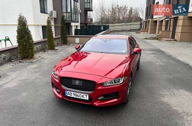 Седан Jaguar XE 2016 в Вінниці