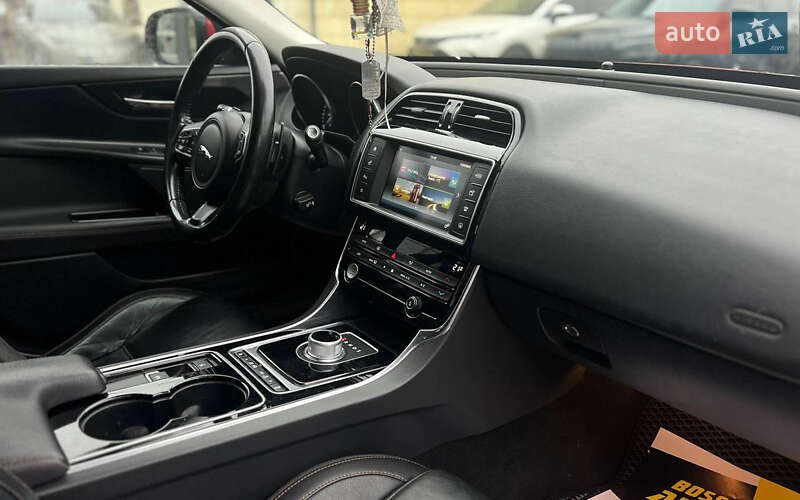 Седан Jaguar XE 2015 в Ивано-Франковске фото 20 Седан Jaguar XE 2015 в Ивано-Франковске