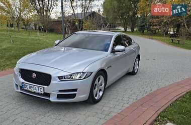 Седан Jaguar XE 2018 в Львові