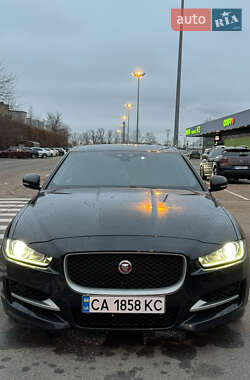 Седан Jaguar XE 2015 в Києві