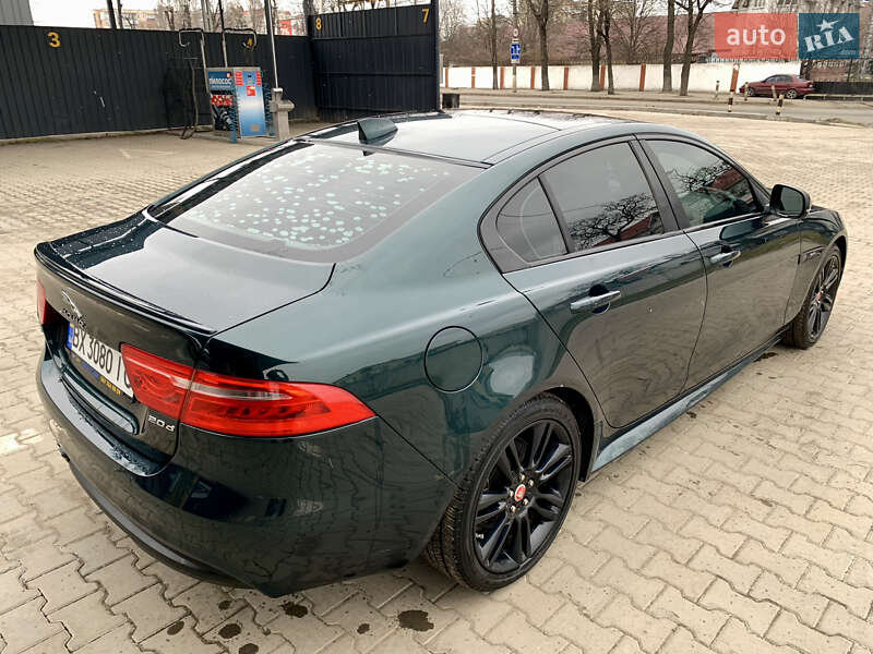 Седан Jaguar XE 2016 в Хмельницькому