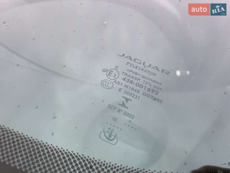 Седан Jaguar XE 2016 в Хмельницькому