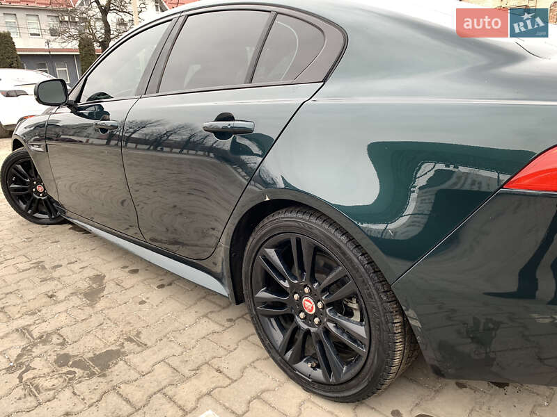 Седан Jaguar XE 2016 в Хмельницькому