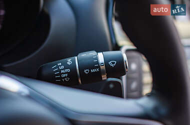 Седан Jaguar XE 2015 в 