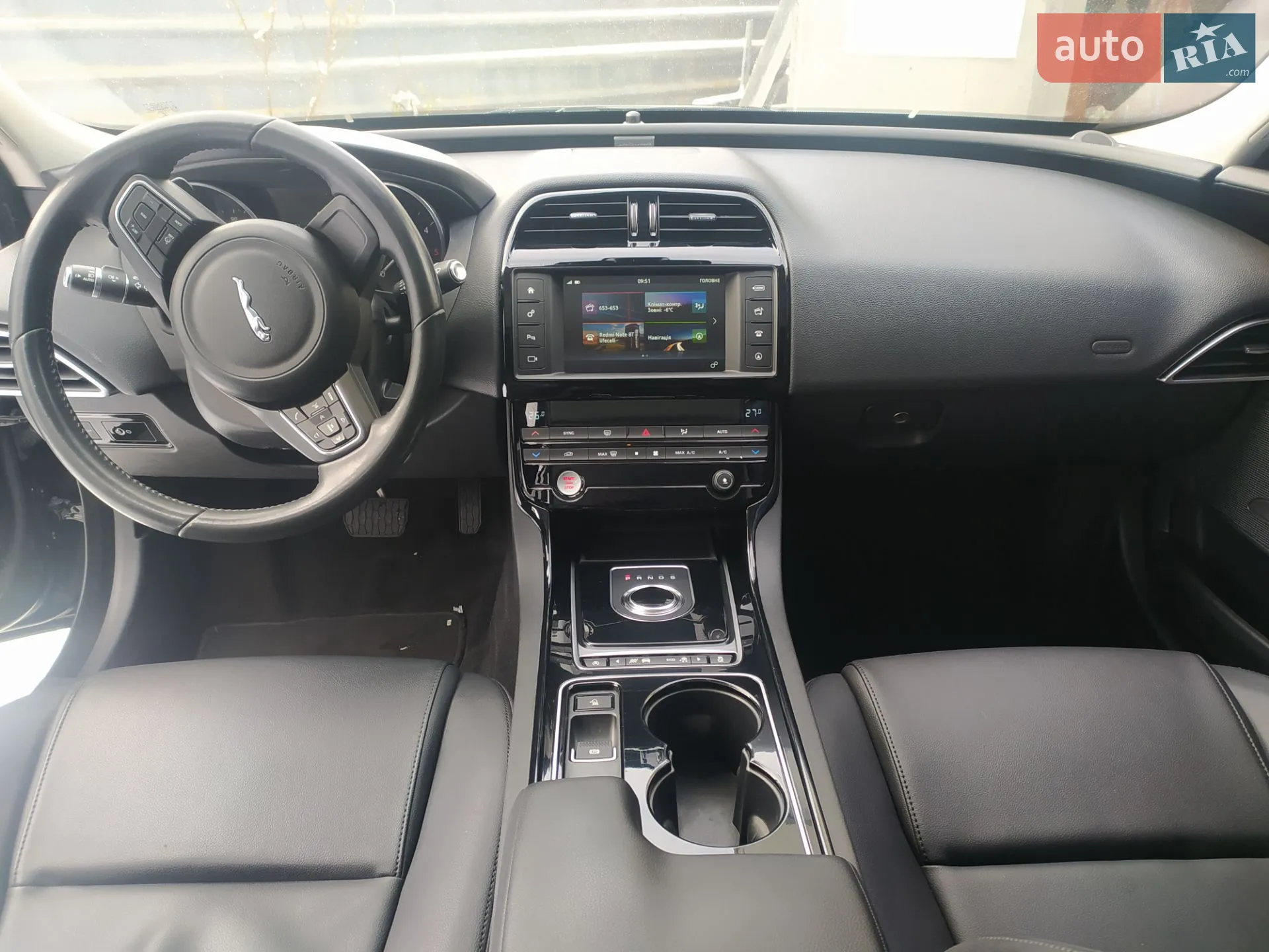 2017 Jaguar XE - мініатюра 21