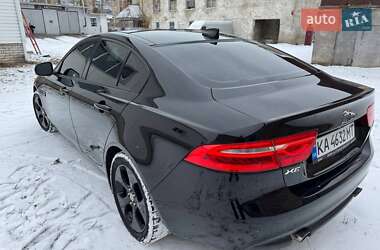 Седан Jaguar XE 2016 в 