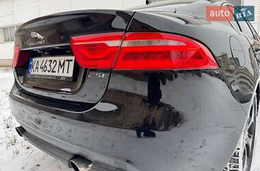 Седан Jaguar XE 2016 в 