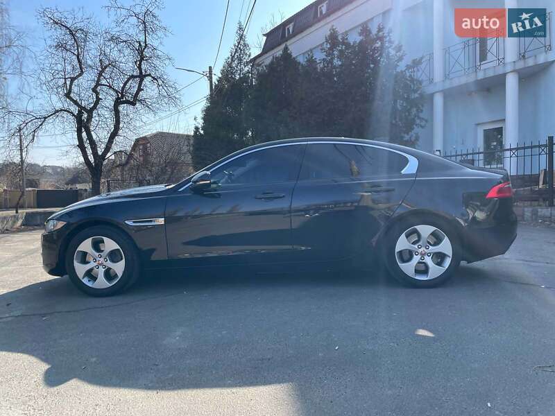 Седан Jaguar XE 2016 в Киеве