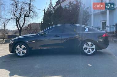 Седан Jaguar XE 2016 в 