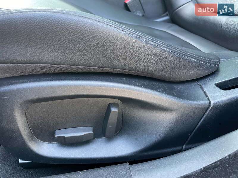 Седан Jaguar XE 2016 в Киеве