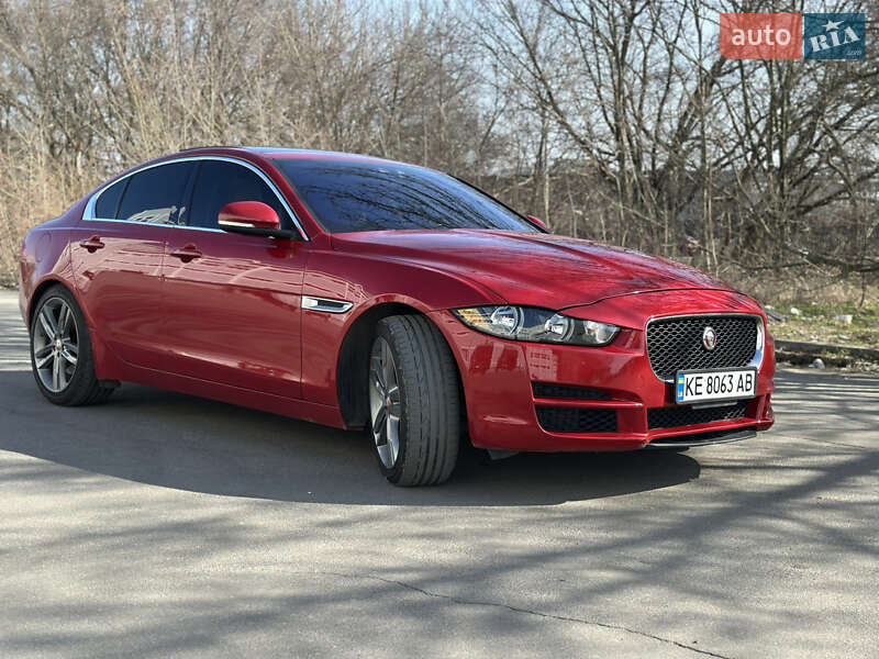 Jaguar XE 2016