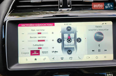 Седан Jaguar XE 2016 в 
