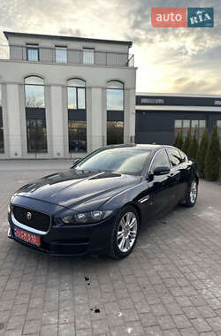 Седан Jaguar XE 2016 в 
