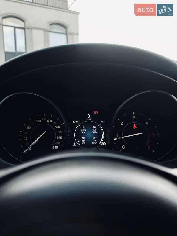 Седан Jaguar XE 2016 в Львове