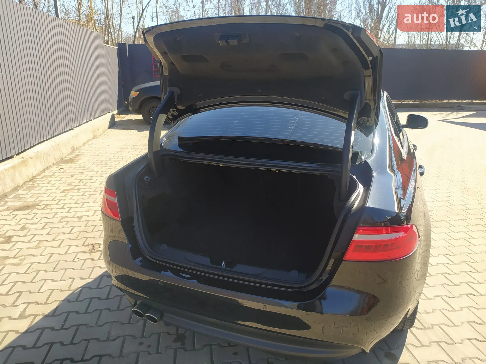 2017 Jaguar XE - мініатюра 6