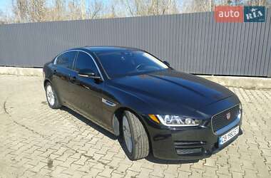 Седан Jaguar XE 2017 в 