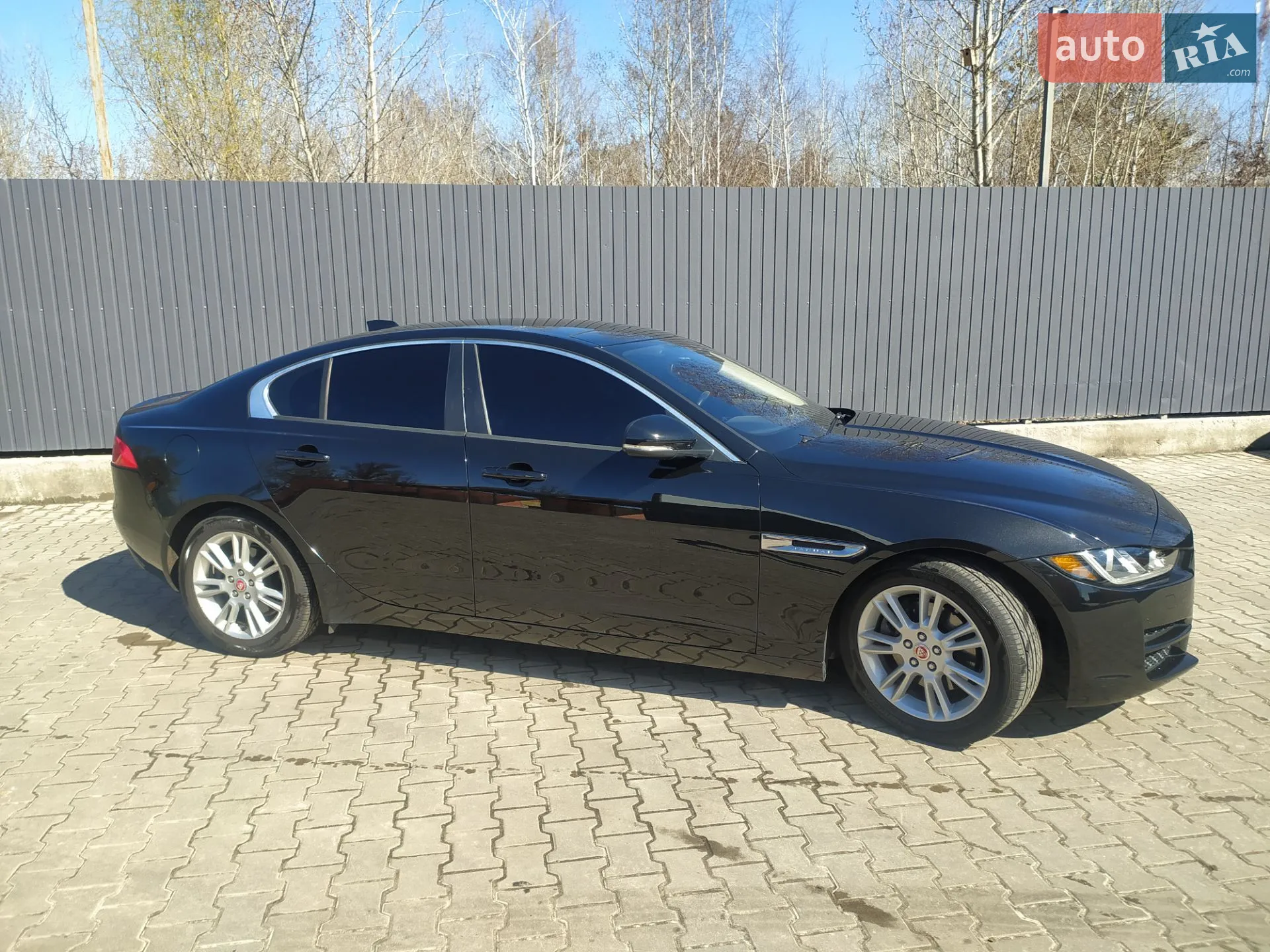 2017 Jaguar XE - мініатюра 10