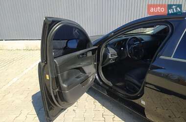 Седан Jaguar XE 2017 в 