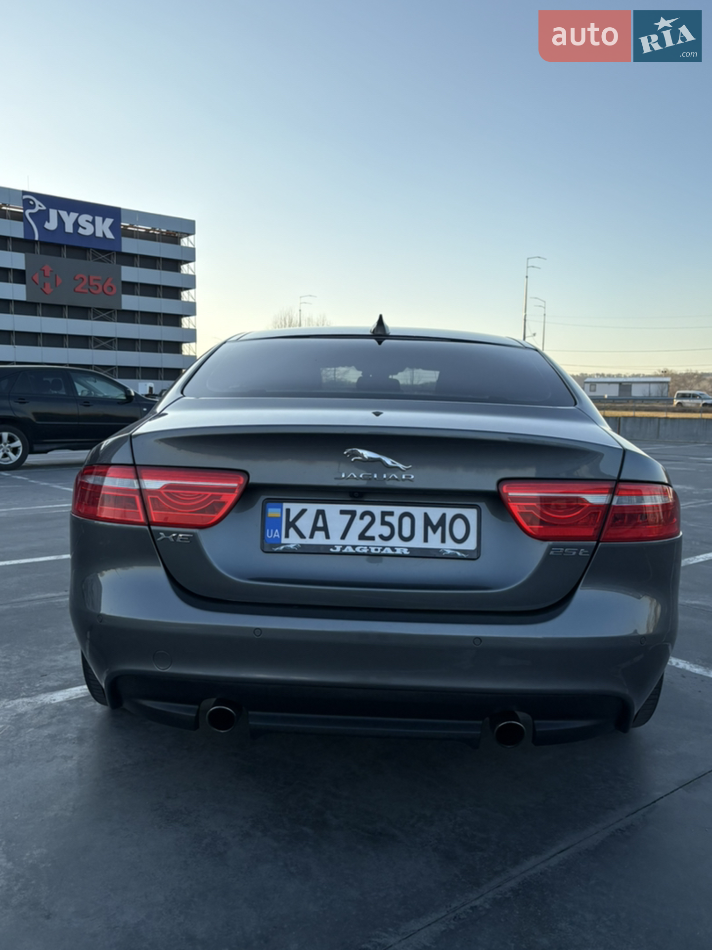 2016 Jaguar XE - мініатюра 5