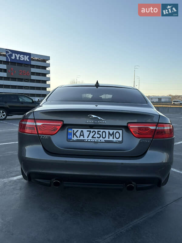 Седан Jaguar XE 2016 в Киеве