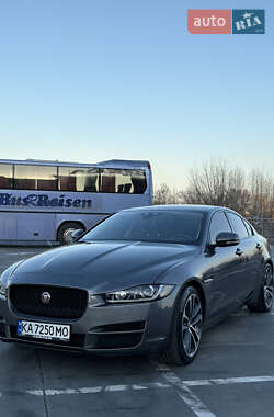 Седан Jaguar XE 2016 в Киеве