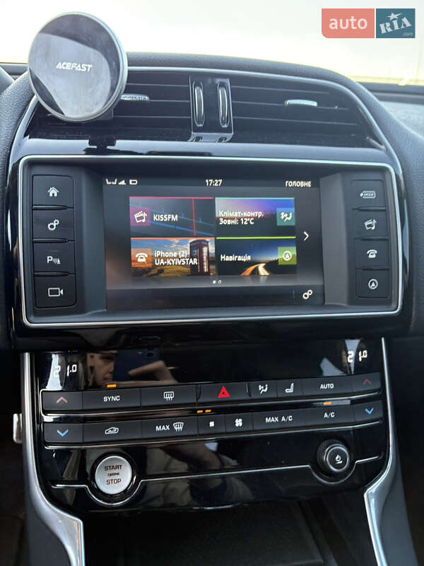 Седан Jaguar XE 2016 в Киеве