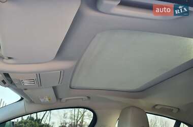 Седан Jaguar XE 2015 в 